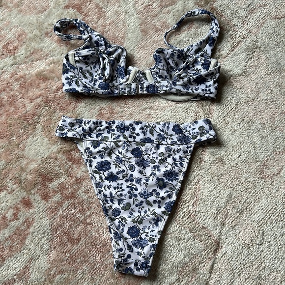 Abercrombie & Fitch bikini - Picture 5 of 6